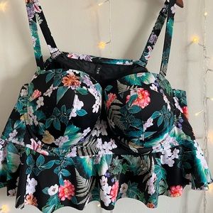 Tropical Underwire Peplum Bikini Top. New without tags. Plus Size: Torrid Size 6